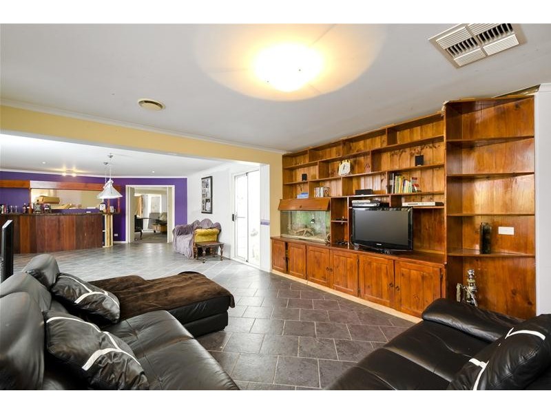 17 Sovereign Retreat, Hoppers Crossing VIC 3029