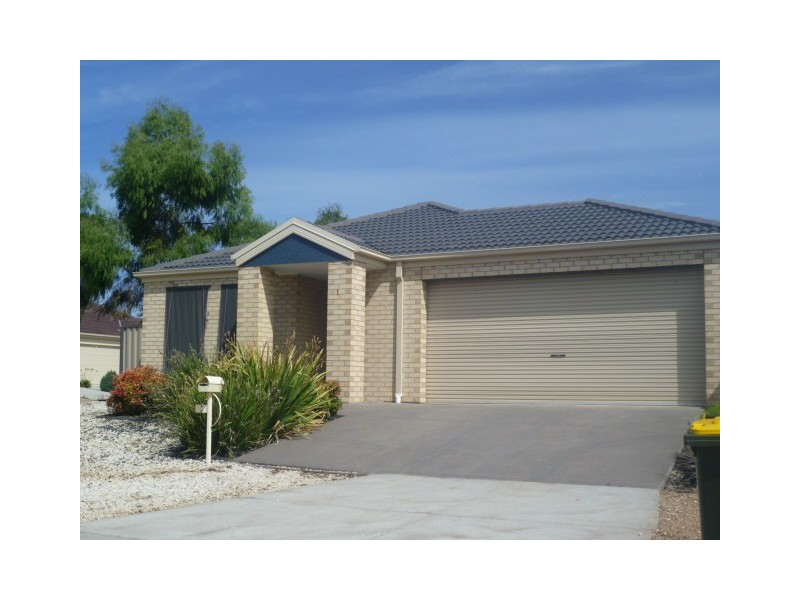 1 Lindrum Outlook, Tarneit VIC 3029
