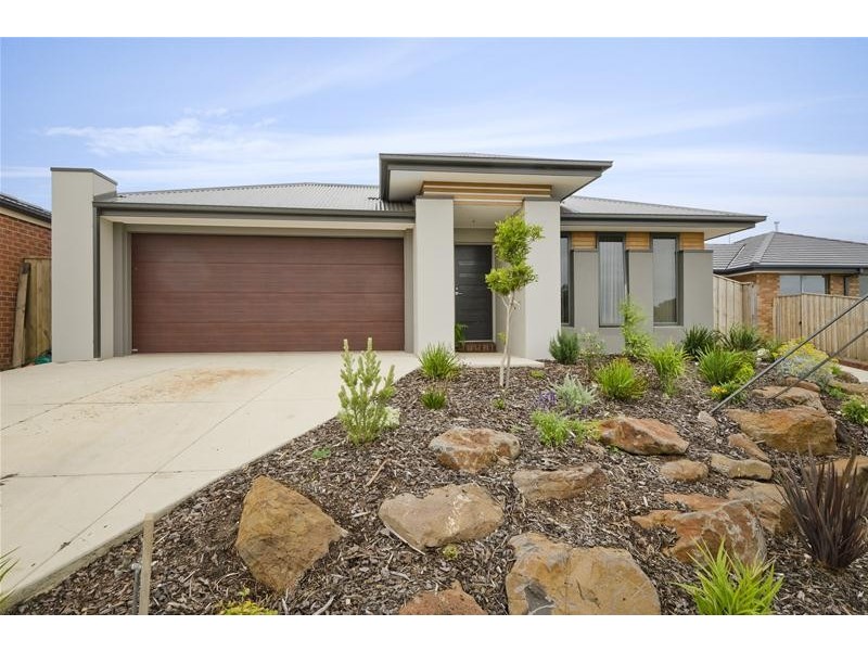 8 Yellow Gum Way, Wyndham Vale VIC 3024
