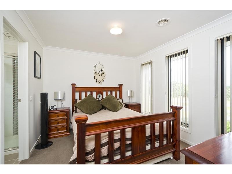 8 Yellow Gum Way, Wyndham Vale VIC 3024