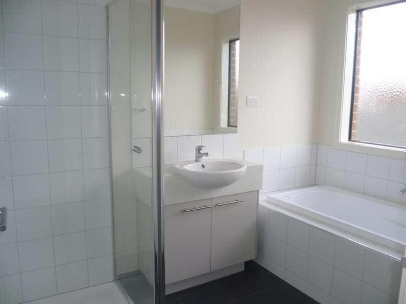 33 Grovedale Way, Wyndham Vale VIC 3024