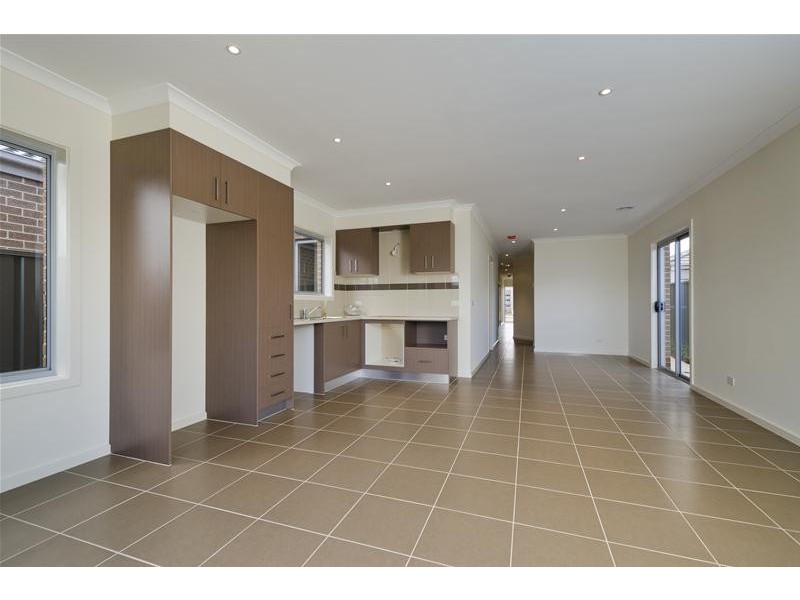 1/3 Durville Street, Wyndham Vale VIC 3024