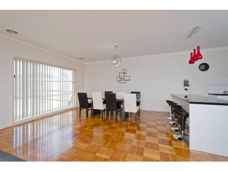 24 Egan Close, Werribee VIC 3030