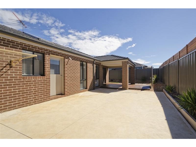 37 Weavers Street, Wyndham Vale VIC 3024