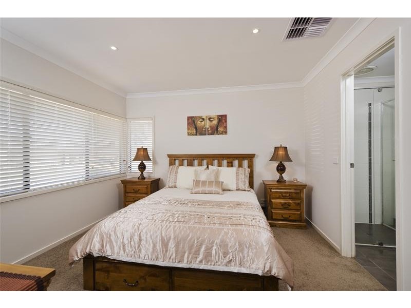 37 Weavers Street, Wyndham Vale VIC 3024
