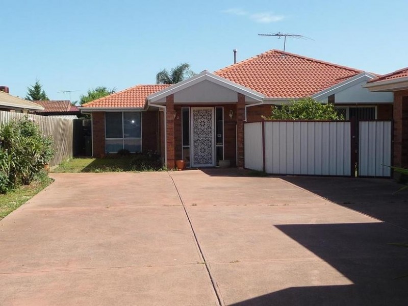 2/16 Mississippi Place, Werribee VIC 3030