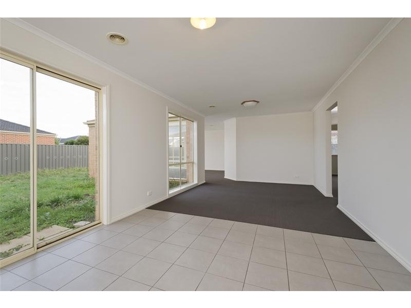 16 Leichardt Drive, Wyndham Vale VIC 3024