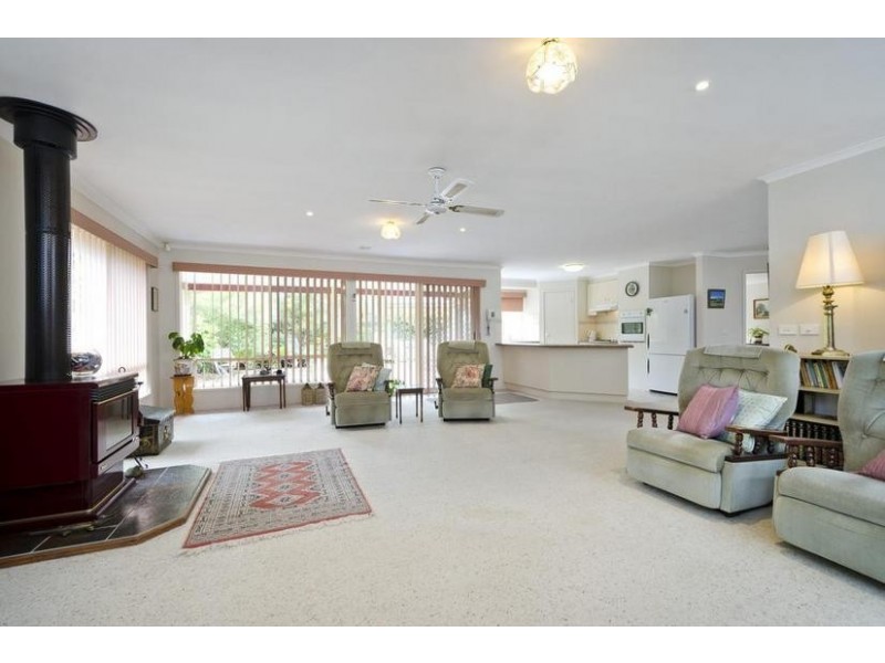 34 Oaktree Ave, Wyndham Vale VIC 3024