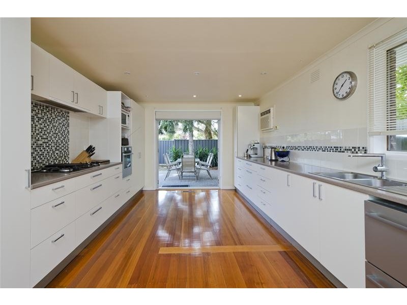 37 Stewart Drive, Werribee VIC 3030