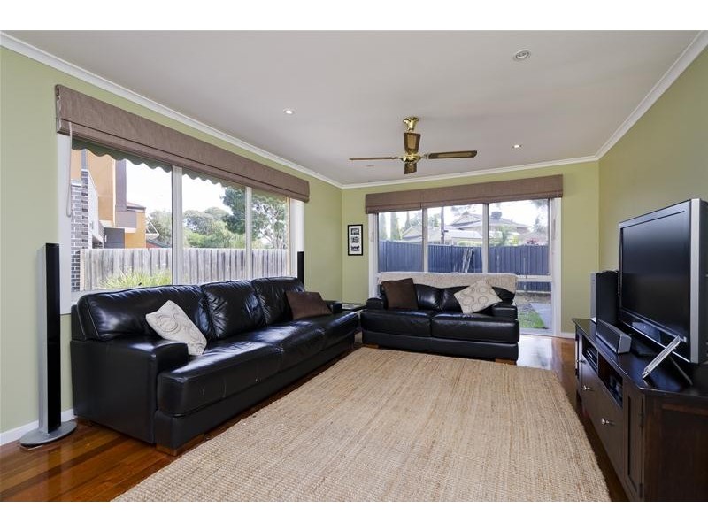 37 Stewart Drive, Werribee VIC 3030