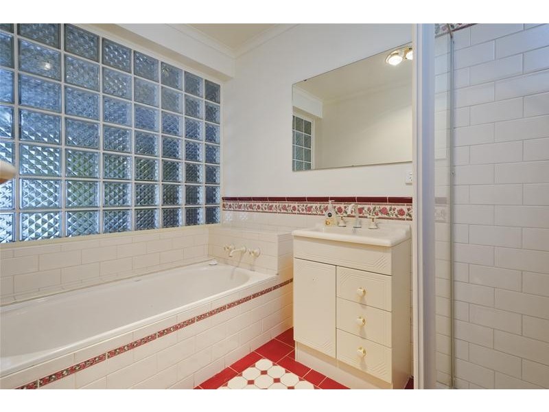 37 Stewart Drive, Werribee VIC 3030