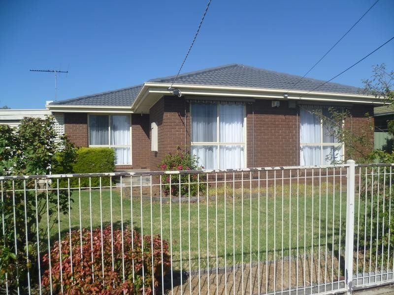8 Lentara Crescent, Wyndham Vale VIC 3024