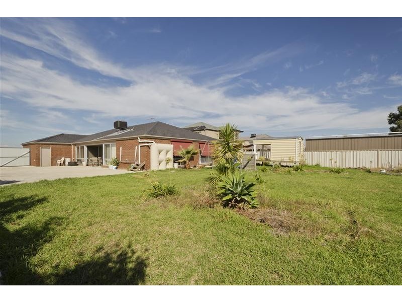 22 Caradon Drive, Truganina VIC 3029