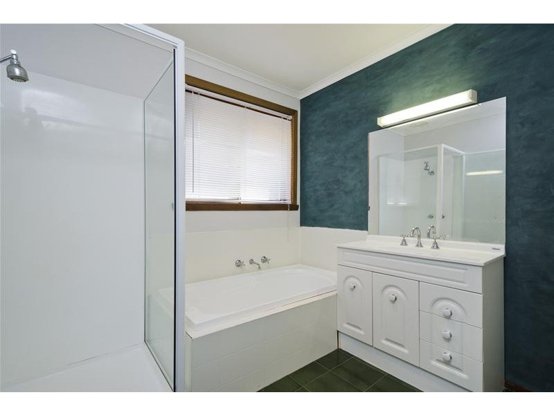 43 Westminster Drive, Werribee VIC 3030