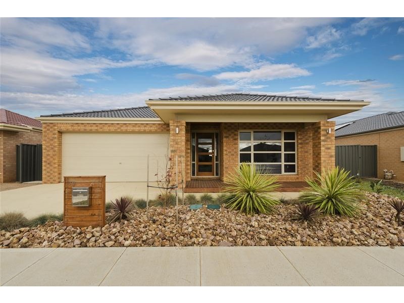 39 Kinglake Drive, Wyndham Vale VIC 3024