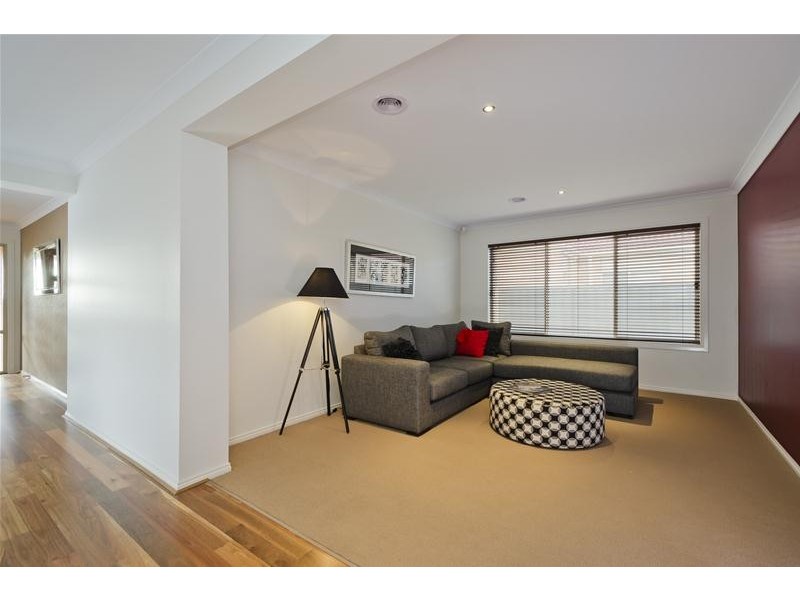 39 Kinglake Drive, Wyndham Vale VIC 3024