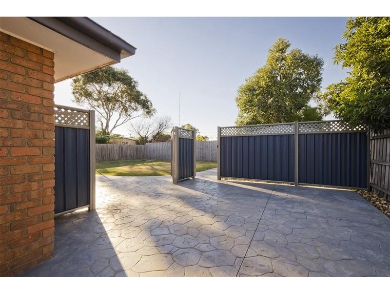 11 Illawong Grove, Werribee VIC 3030