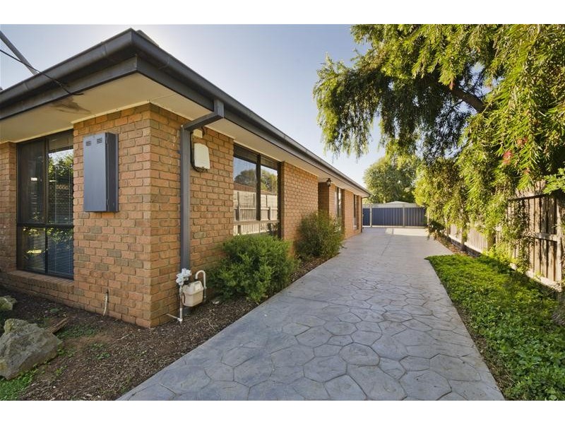 11 Illawong Grove, Werribee VIC 3030