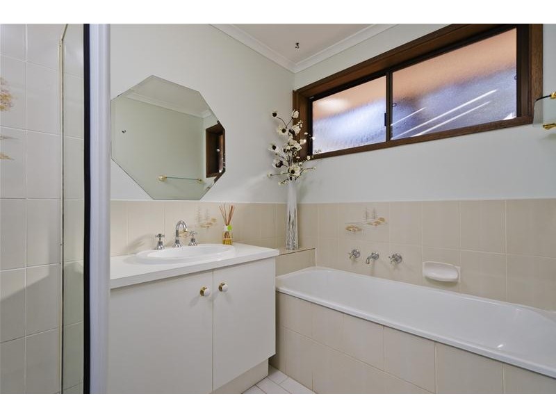 11 Illawong Grove, Werribee VIC 3030