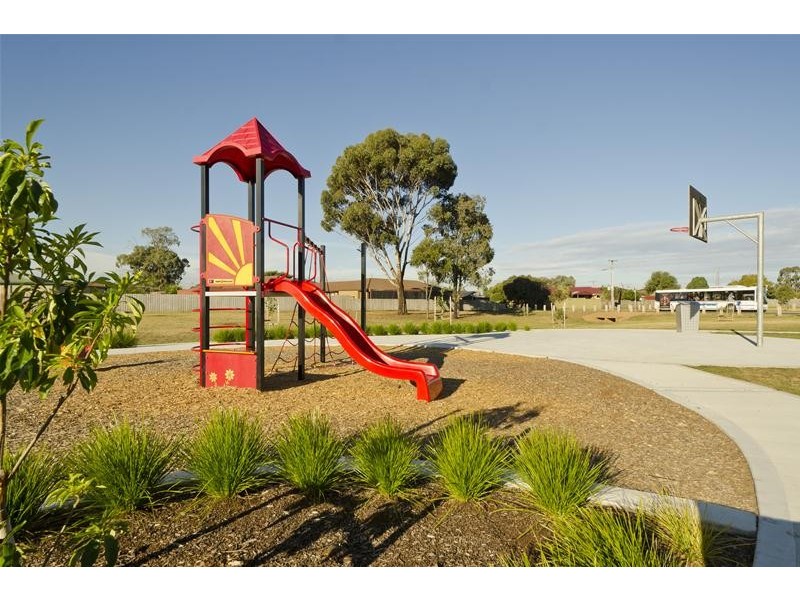 11 Illawong Grove, Werribee VIC 3030