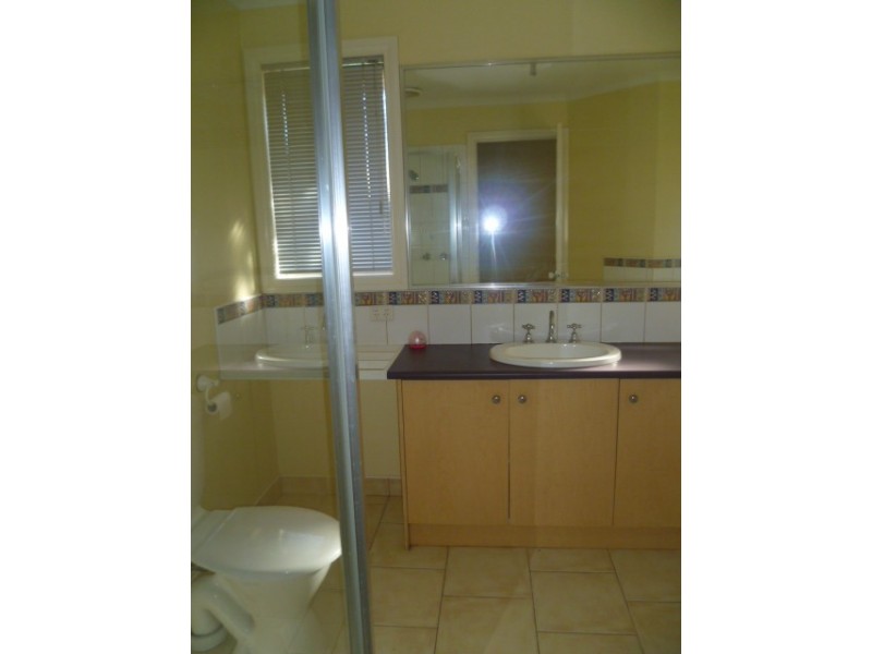 37 May Gibbs Circuit, Point Cook VIC 3030