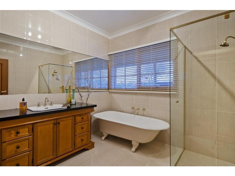 2 Willowtree Drive, Werribee VIC 3030