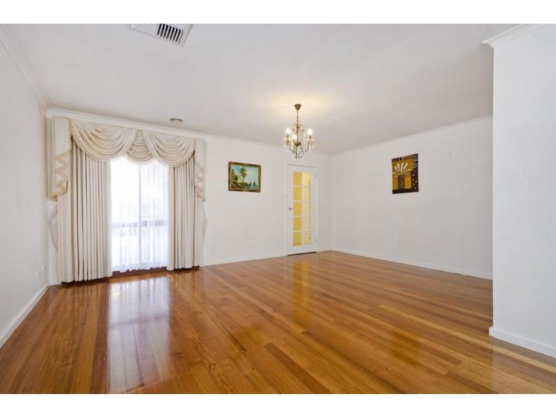 19 Loyola Drive, Werribee VIC 3030