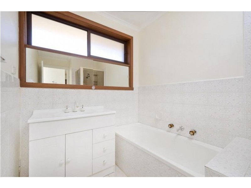 19 Loyola Drive, Werribee VIC 3030