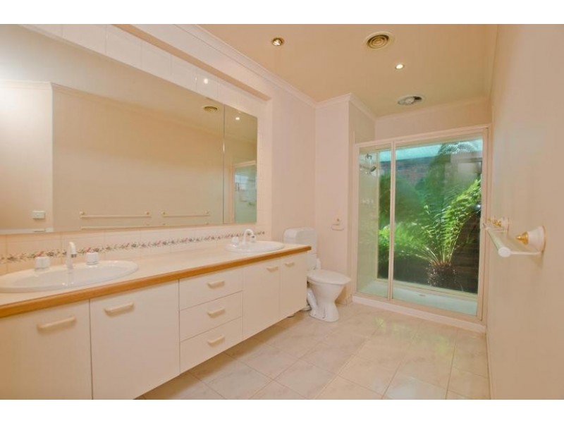 11 Delta Crt, Werribee VIC 3030