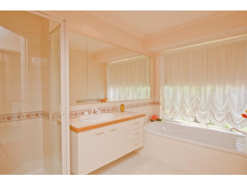 11 Delta Crt, Werribee VIC 3030