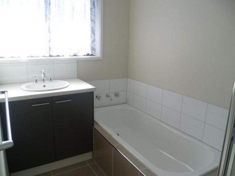 2 Kookaburra Avenue, Werribee VIC 3030