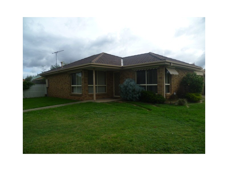 15 St Lawrence Way, Werribee VIC 3030