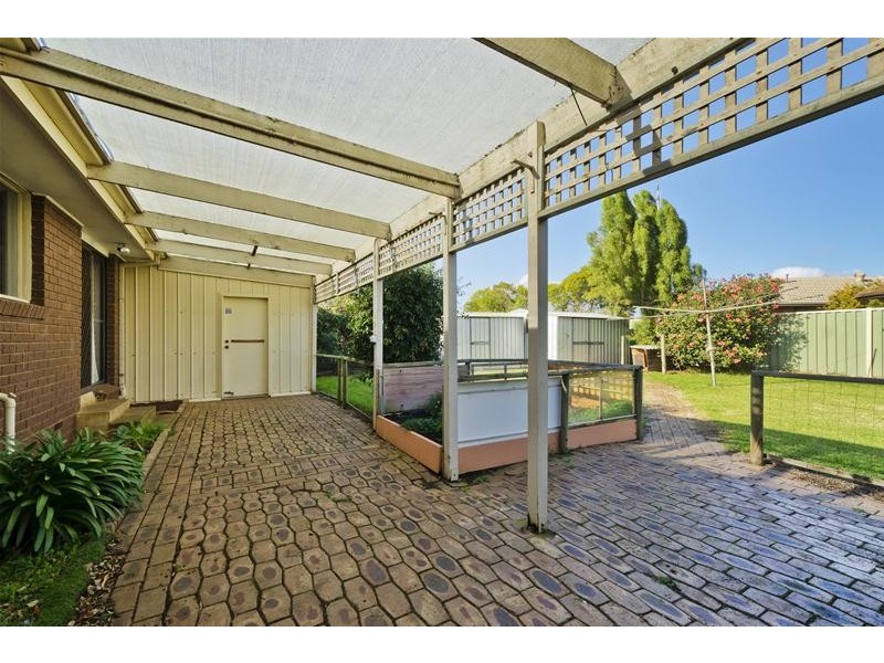 8 Lentara Crescent, Wyndham Vale VIC 3024