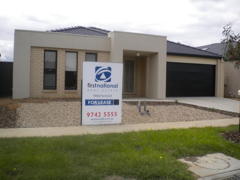 9 Woburn Crescent, Wyndham Vale VIC 3024