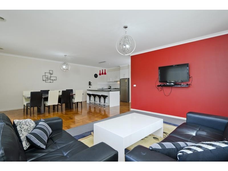24 Egan Cl, Werribee VIC 3030