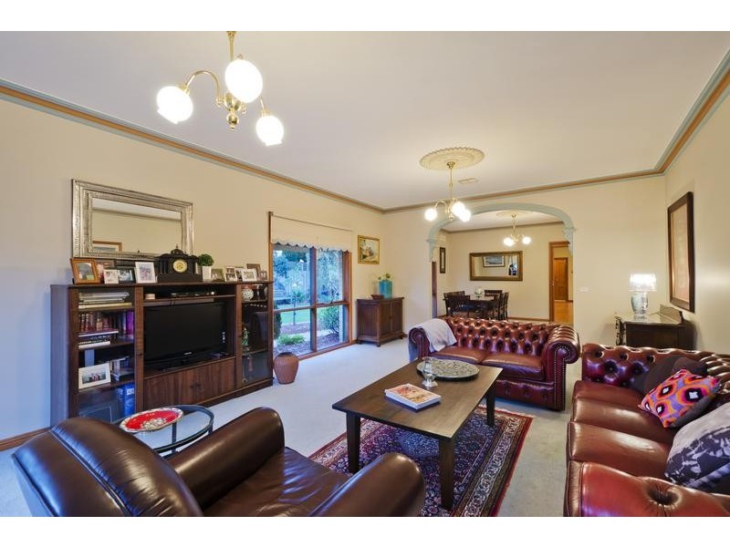 2 Willowtree Drv, Werribee VIC 3030