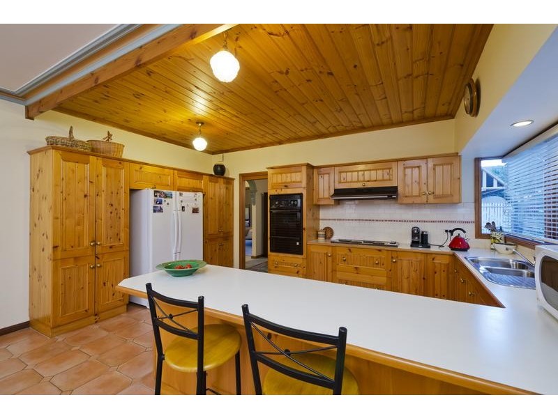 2 Willowtree Drv, Werribee VIC 3030