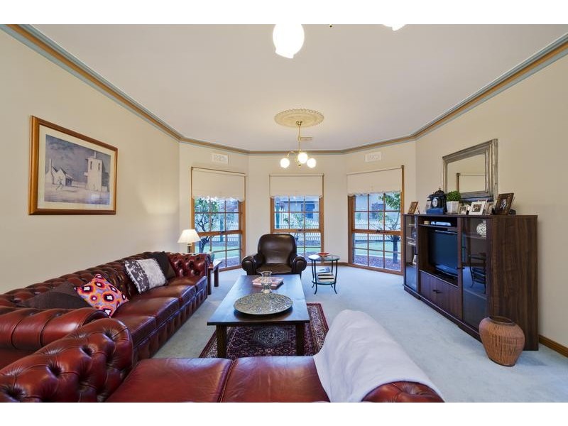 2 Willowtree Drv, Werribee VIC 3030