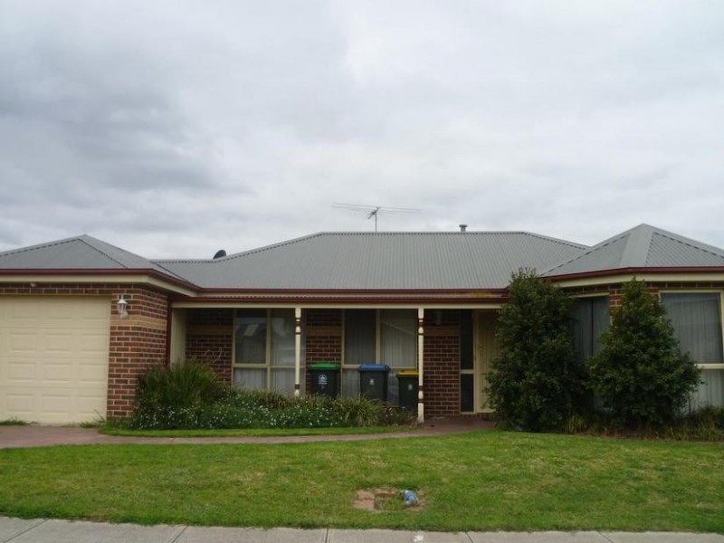 2/107 Harmony Drive, Tarneit VIC 3029