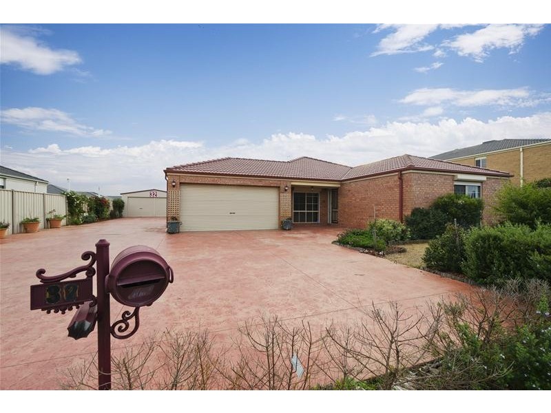 32 Caradon Drive, Truganina VIC 3029
