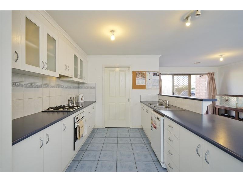 32 Caradon Drive, Truganina VIC 3029