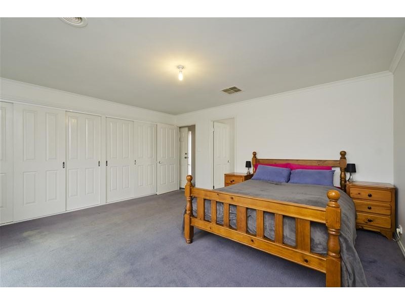 32 Caradon Drive, Truganina VIC 3029