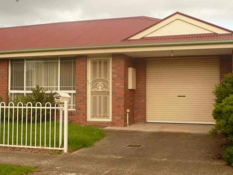2/137 Greaves Street North, Werribee VIC 3030