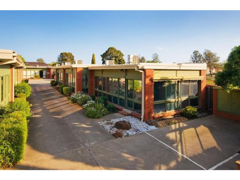 2/215 Watton Street, Werribee VIC 3030