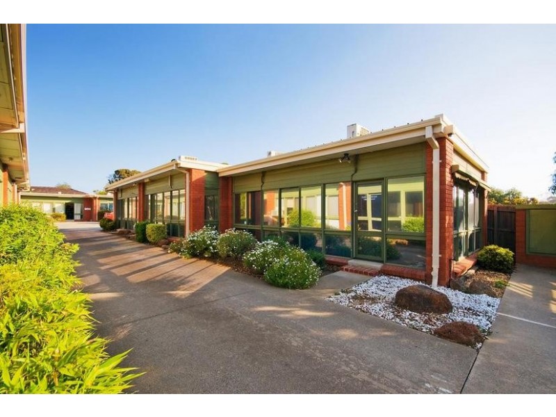 2/215 Watton Street, Werribee VIC 3030