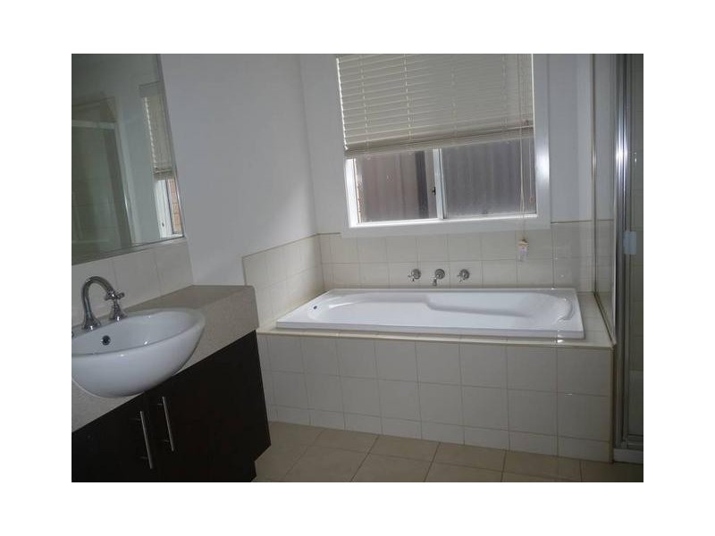 1 Balladong Crescent, Tarneit VIC 3029