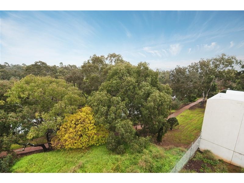 2 (13)/116 Watton Street, Werribee VIC 3030