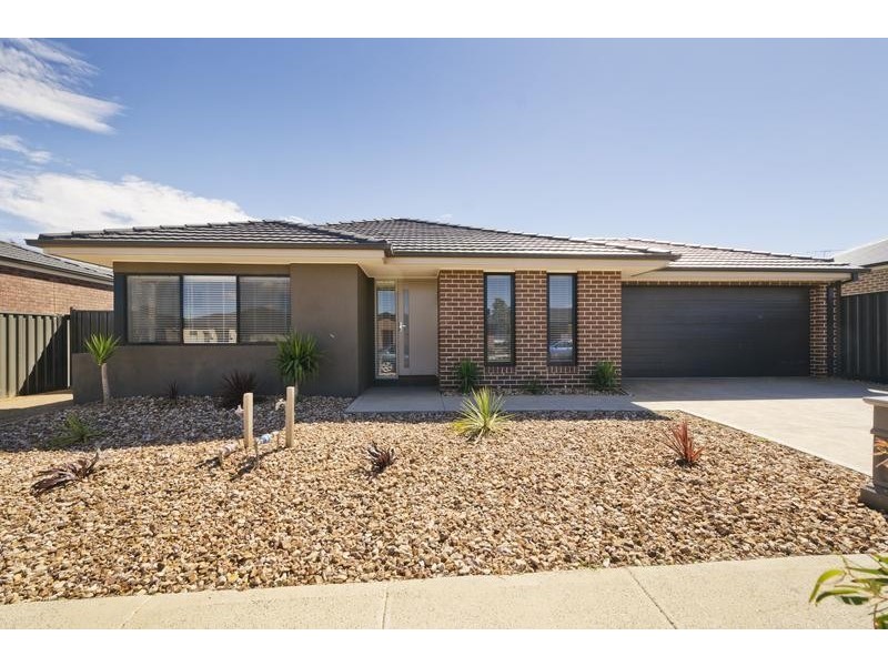 37 Weavers St, Wyndham Vale VIC 3024
