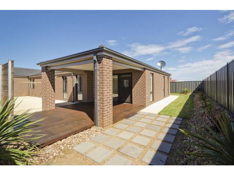 37 Weavers St, Wyndham Vale VIC 3024