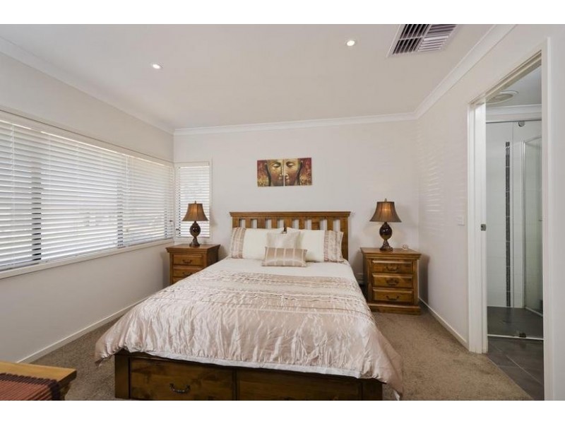 37 Weavers St, Wyndham Vale VIC 3024
